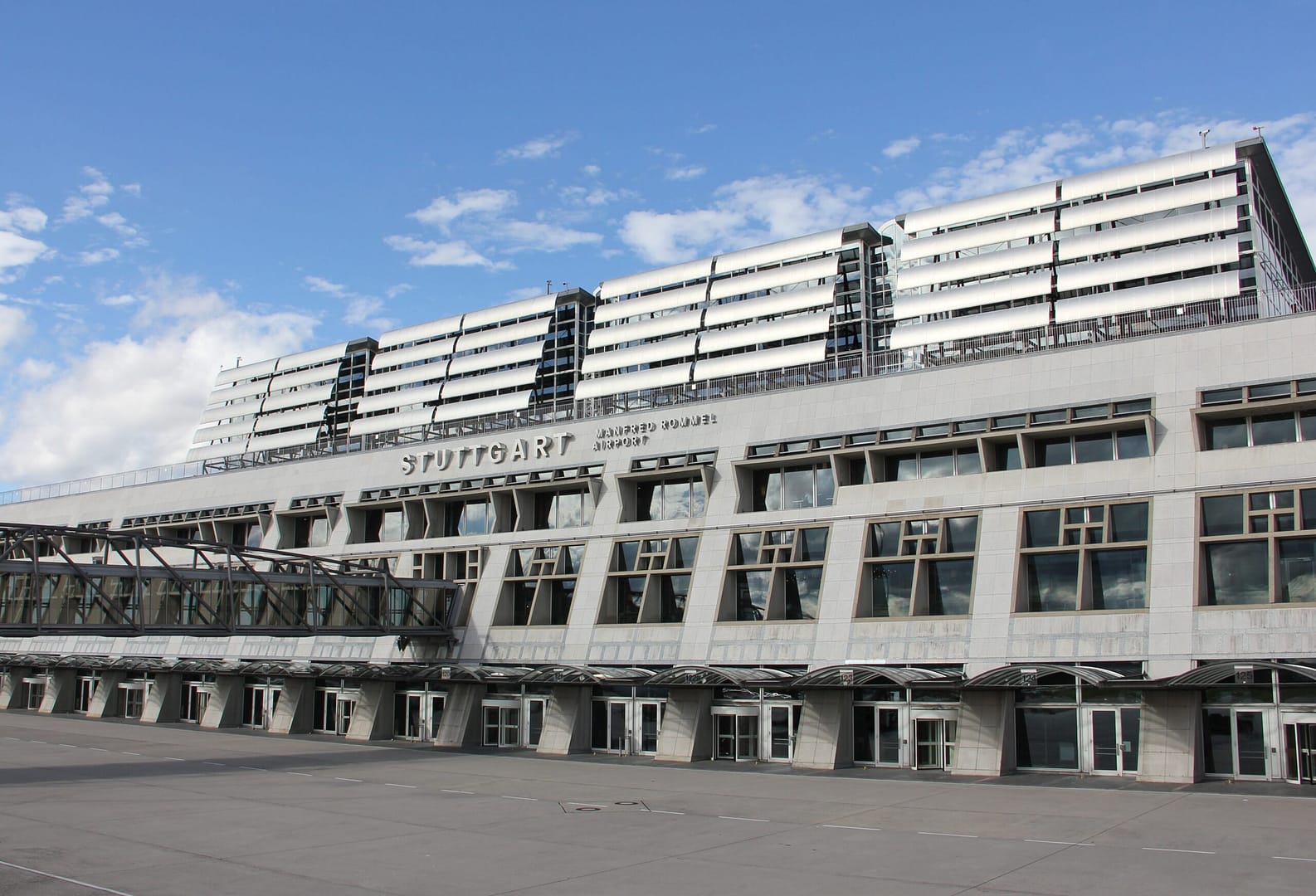 Willkommen am Flughafen Stuttgart!
